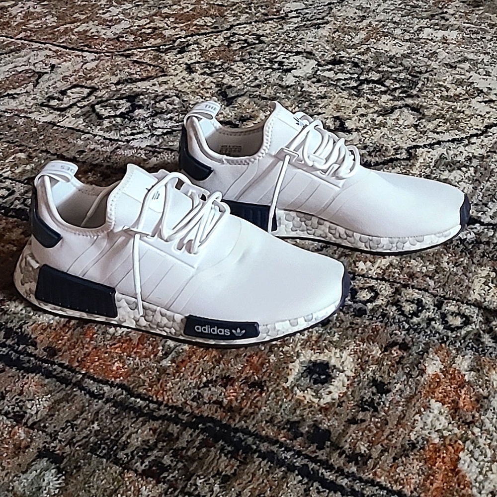 Adidas nmd r1 shoes